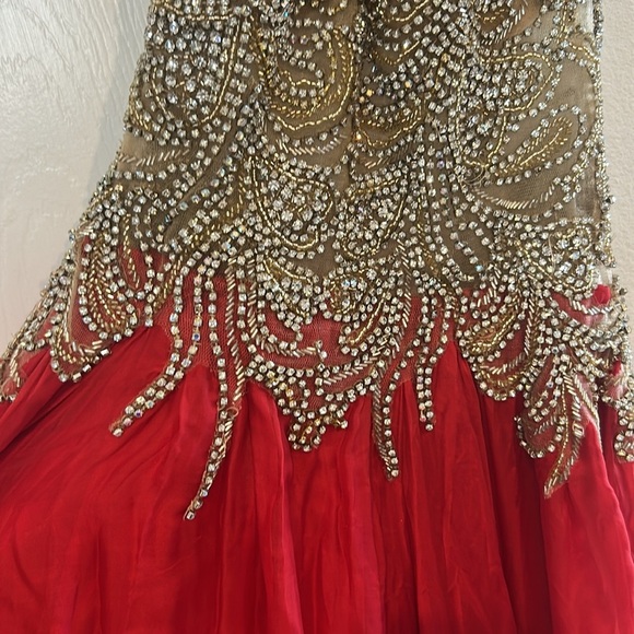 Mac Duggal Red and Gold bejewled Embellished Halter Dress gown Pageant Gown - Picture 4 of 13